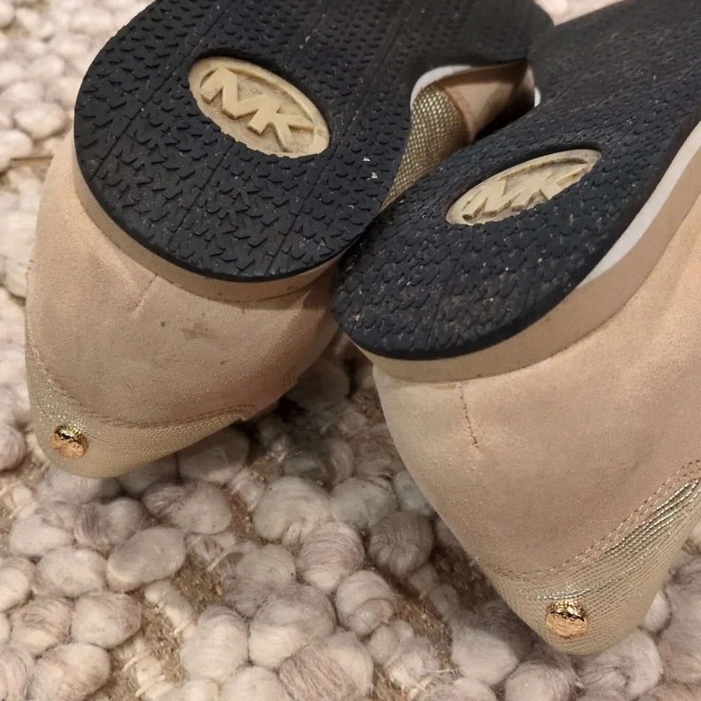MICHAEL Michael Kors Gold Faux Reptile Embossed Tan Suede Lace Up Sneaker 10M